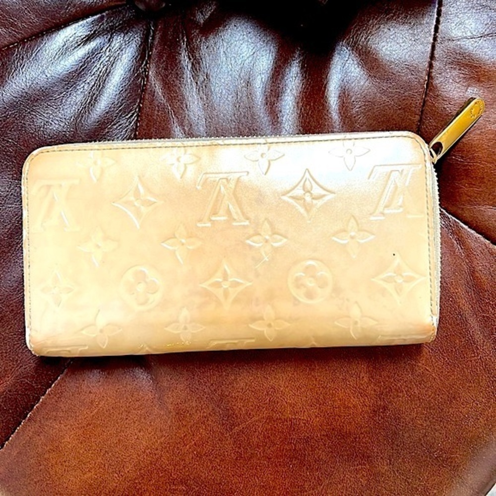 Louis Vuitton Verdis Nude Beige Zippy Wallet